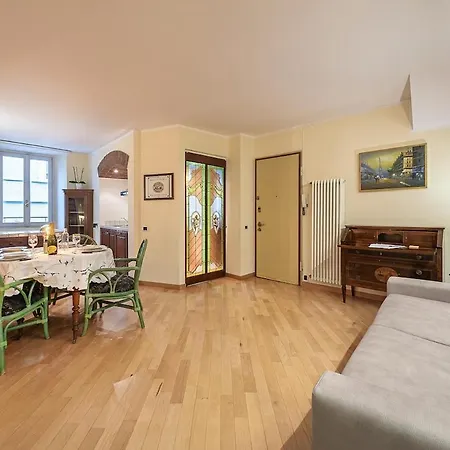 Borgo 19 - Centro * Como