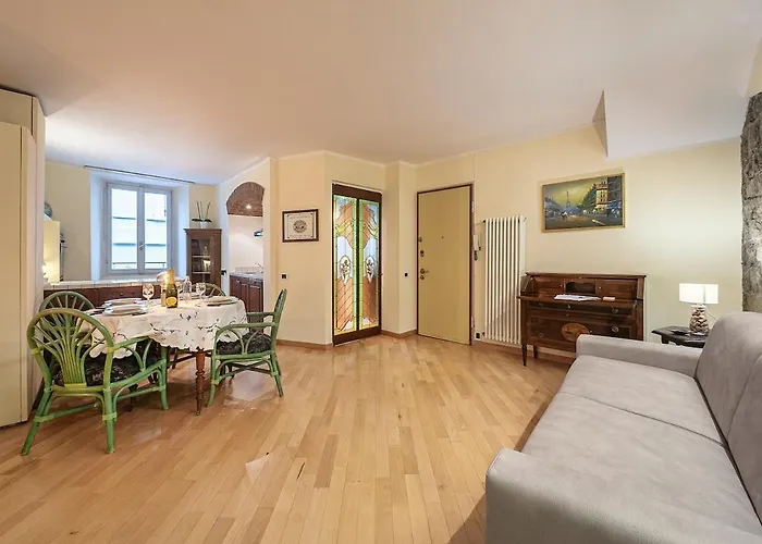 Borgo 19 - Centro * Комо